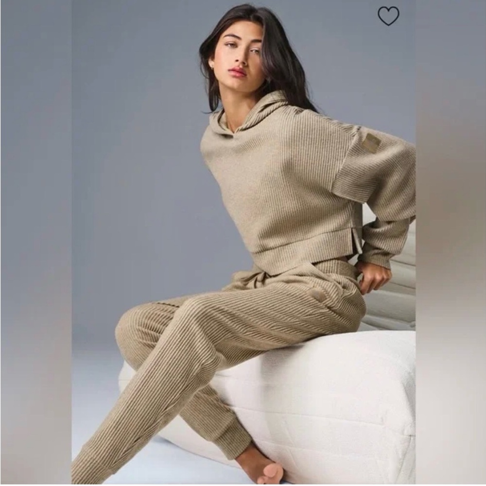 Alo Yoga Muse Hoodie AND joggers Ribbed in Gravel Heather Size L